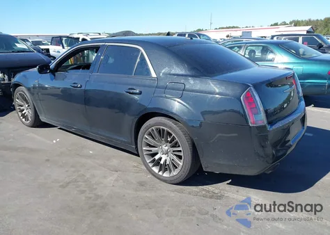 2013 Chrysler 300C John Varvatos Limited Edition из США, поврежденный, VIN 2C3CCADG6DH740076